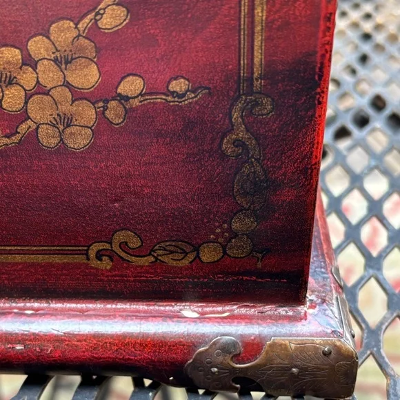 Vintage red lacquered wood Asian style jewelry box - Picture 9 of 17